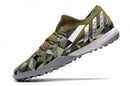 Chuteira Predator Edge 3 low Society–Confortável